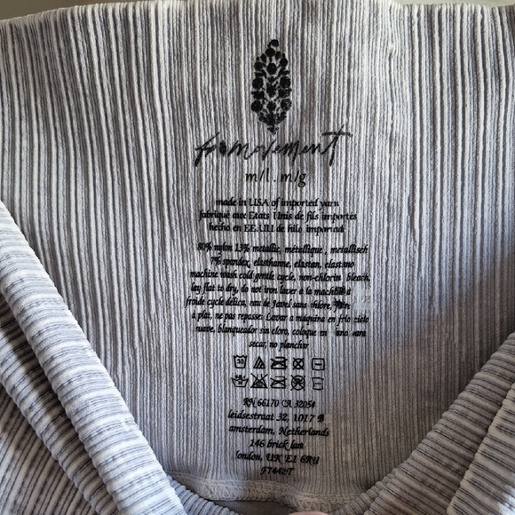 Free People Movement Good Karma Running Shorts size M/L NWOT Grey Wash - Picture 2 of 7